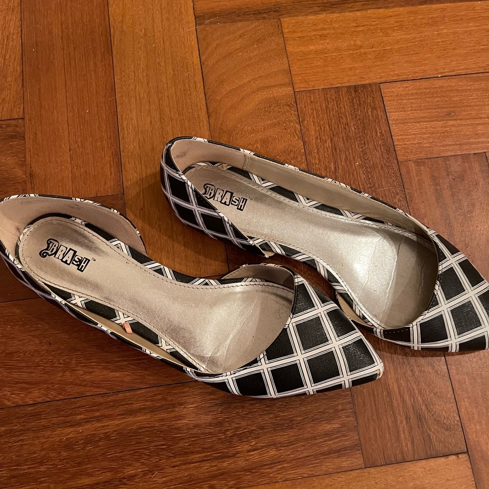 black and white size 10 flats